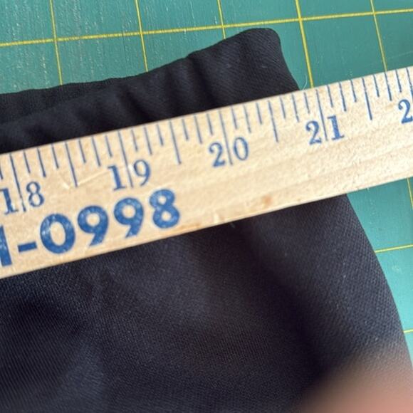 Vintage Women's Black Pullon Elastic Waist  Polyester Pants Union Made USA sz 44 - Picture 6 of 6